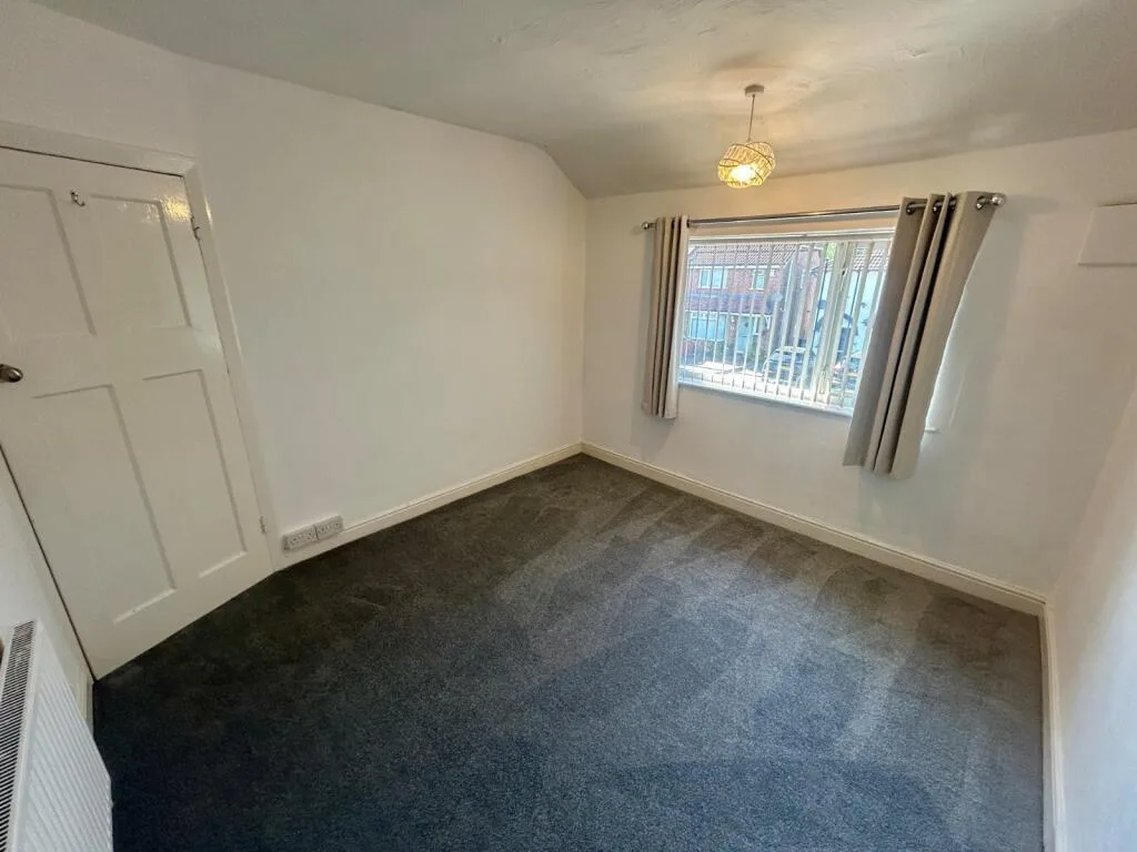 3 bedroom semi-detached house for rent