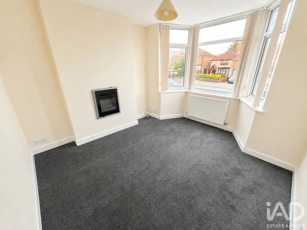 2 bedroom semi-detached house for rent