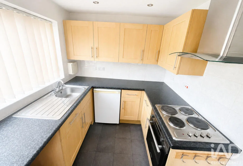 2 bedroom semi-detached house for rent