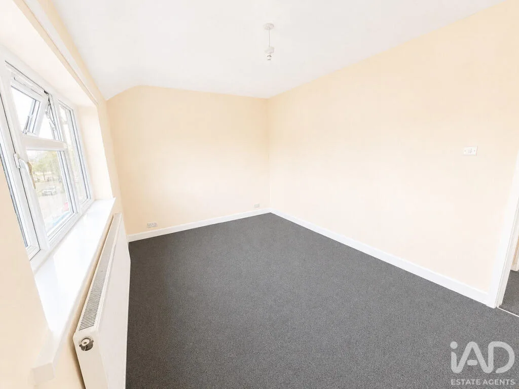 2 bedroom semi-detached house for rent