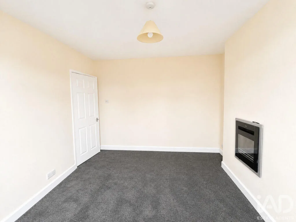 2 bedroom semi-detached house for rent