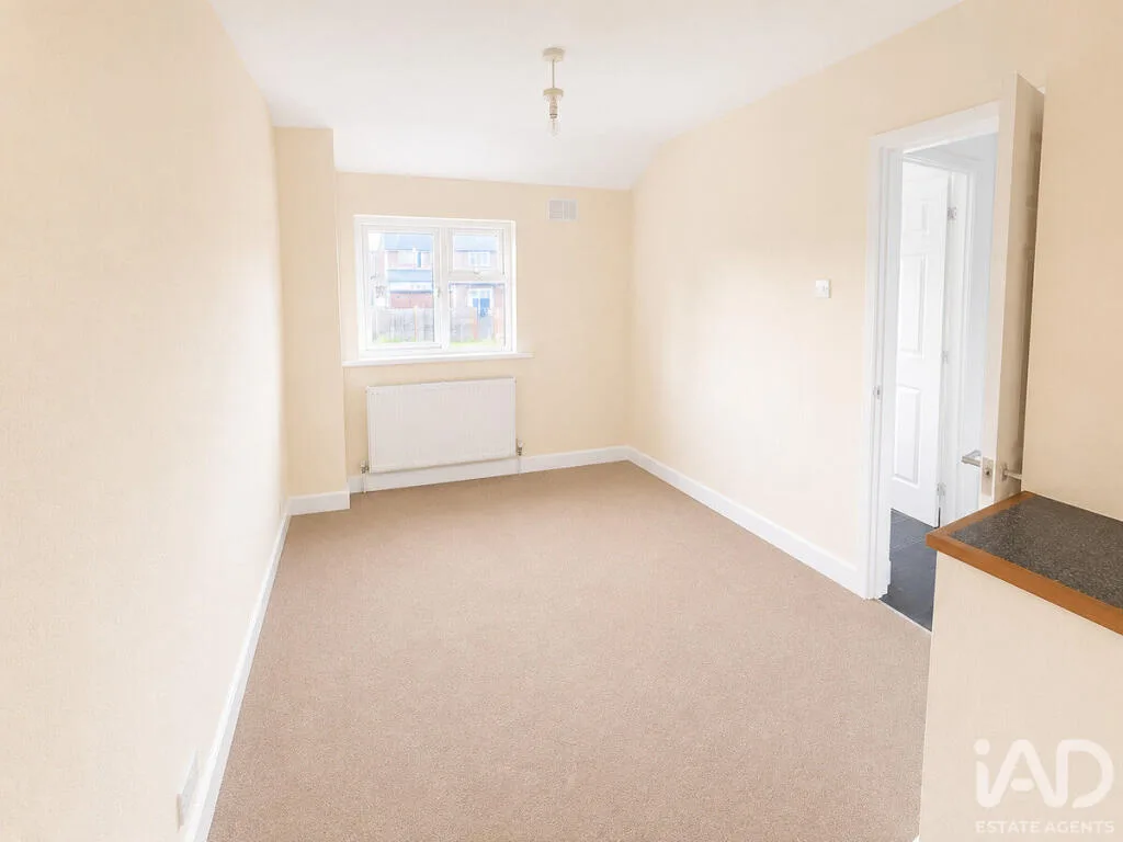 2 bedroom semi-detached house for rent