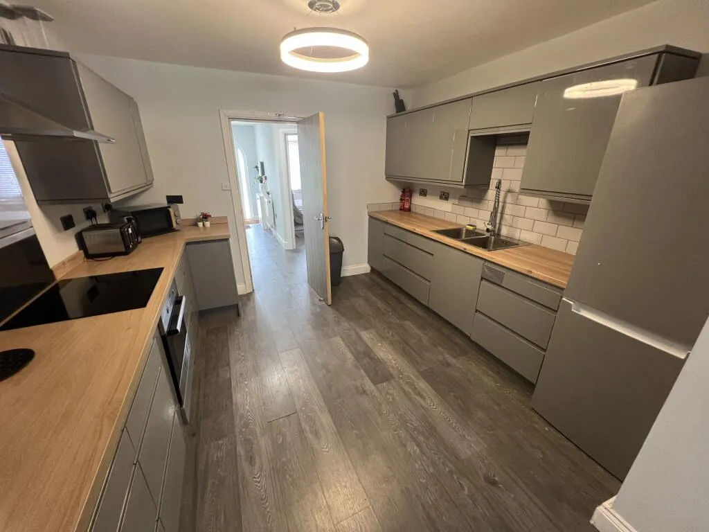 1 bedroom house share for rent