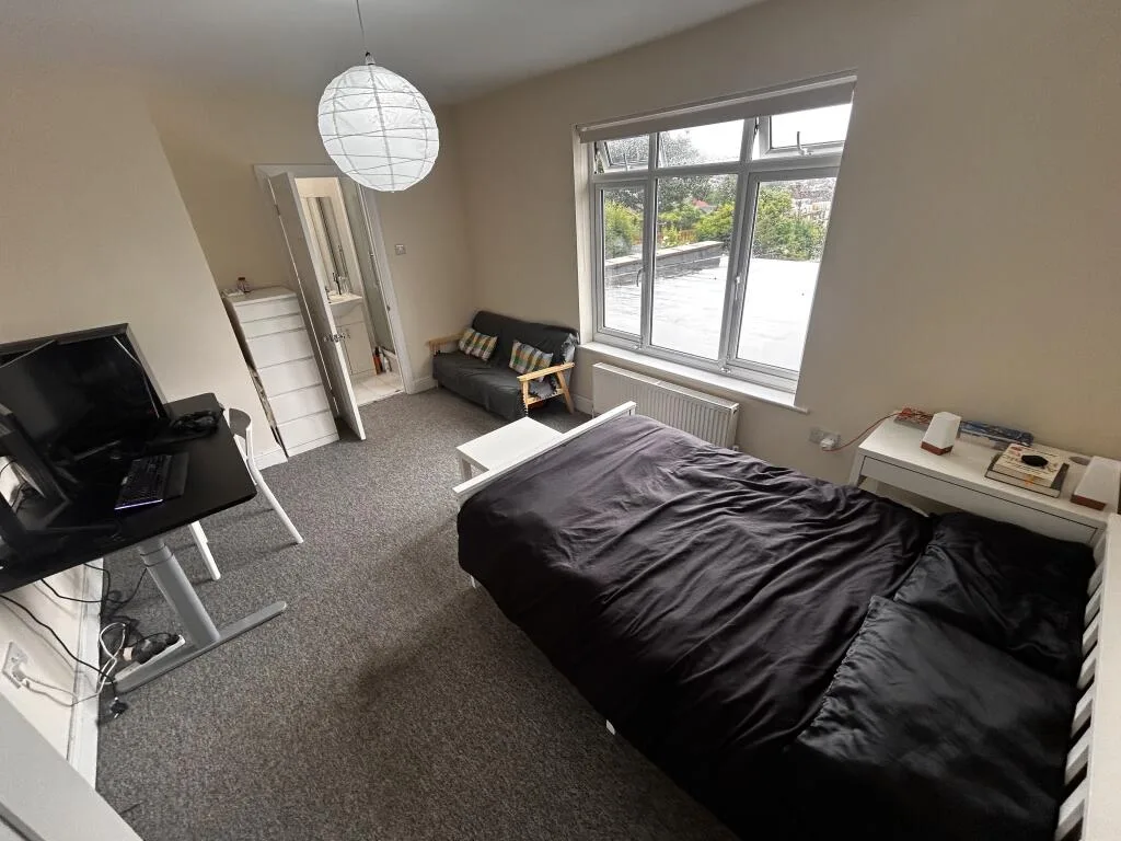 1 bedroom house share for rent