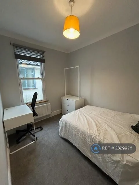 1 bedroom house share for rent