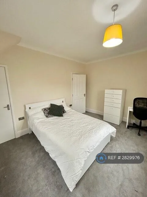 1 bedroom house share for rent