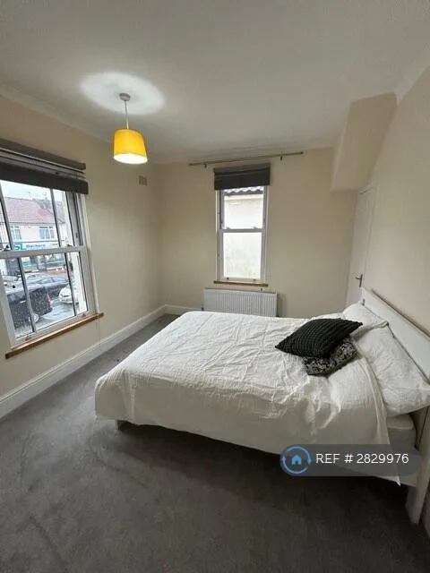 1 bedroom house share for rent