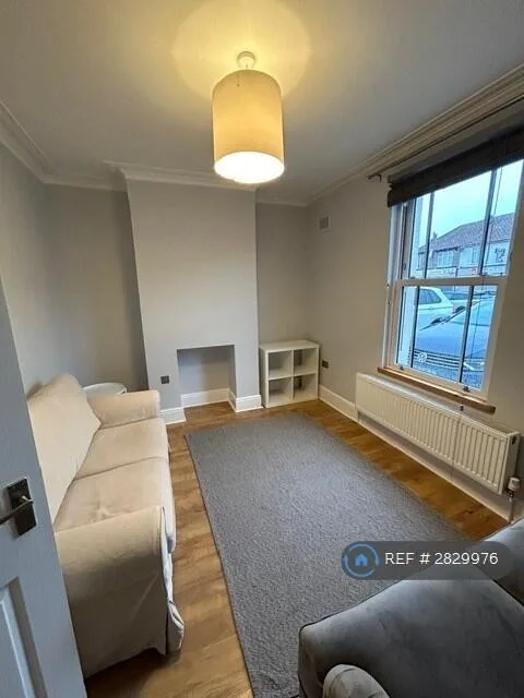 1 bedroom house share for rent