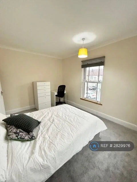 1 bedroom house share for rent