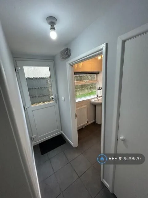 1 bedroom house share for rent