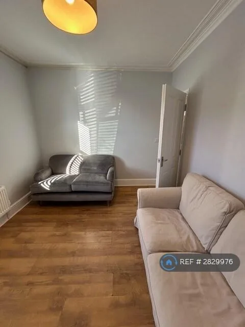 1 bedroom house share for rent