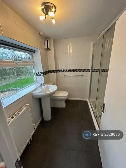 1 bedroom house share for rent