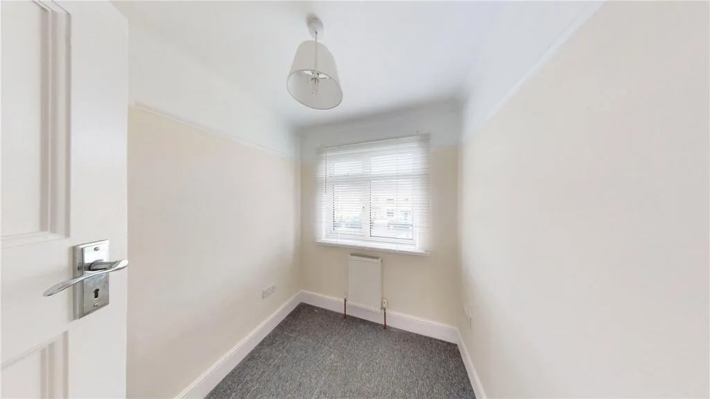 3 bedroom semi-detached house for rent