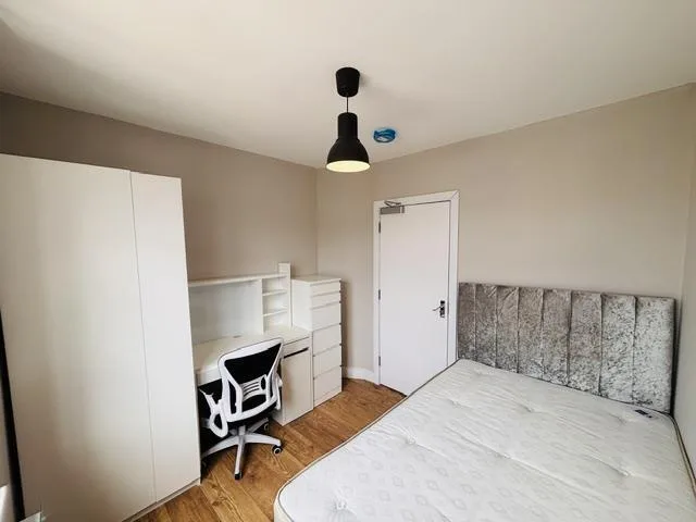 1 bedroom house share for rent