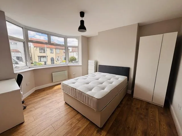 1 bedroom house share for rent