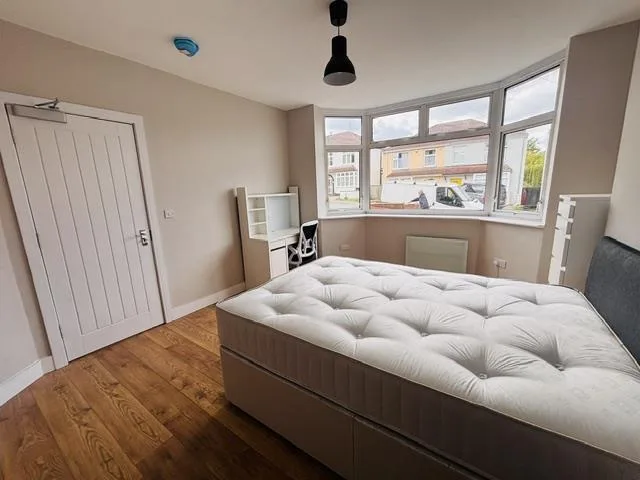 1 bedroom house share for rent