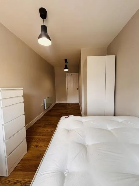 1 bedroom house share for rent