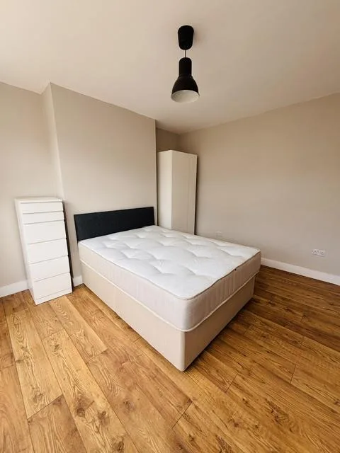 1 bedroom house share for rent