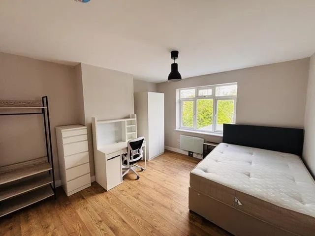 1 bedroom house share for rent