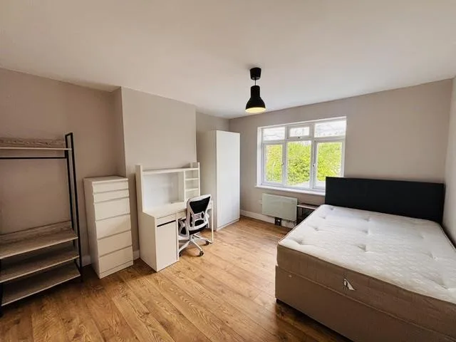 1 bedroom house share for rent