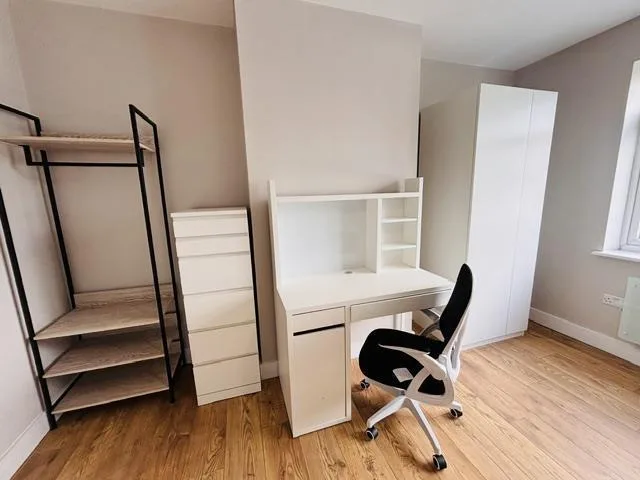 1 bedroom house share for rent