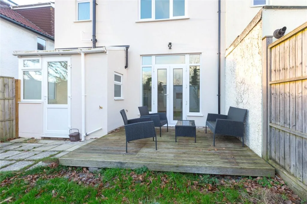 3 bedroom semi-detached house for rent