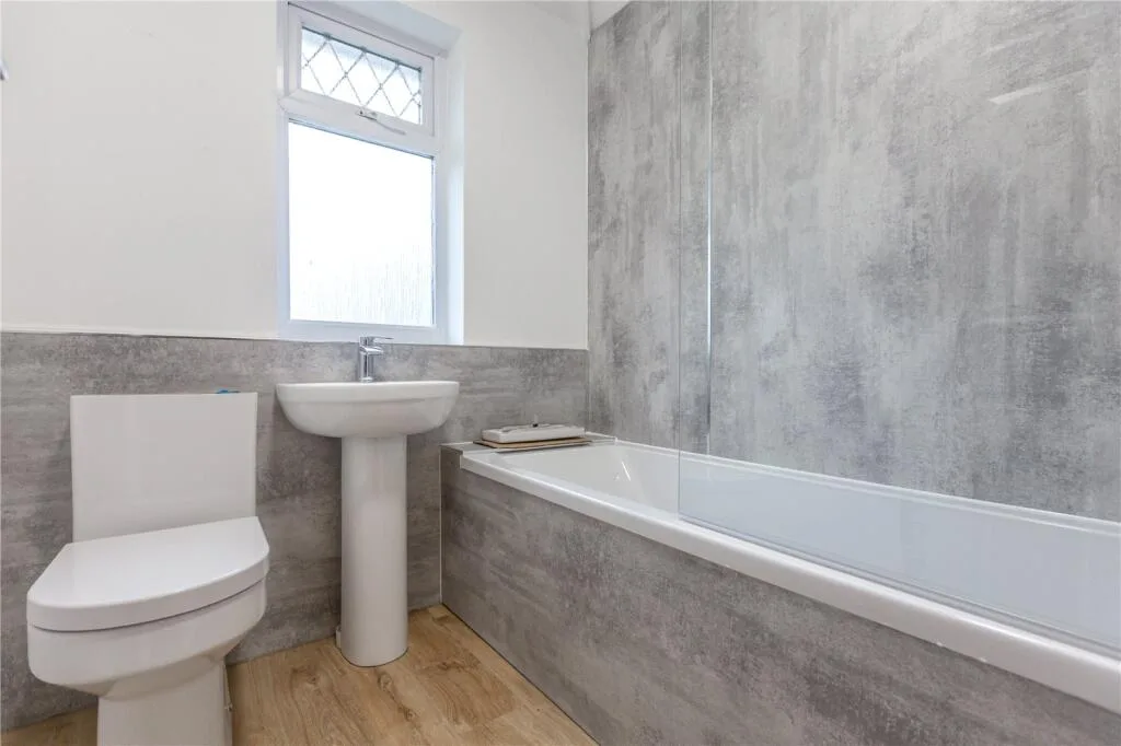 3 bedroom semi-detached house for rent