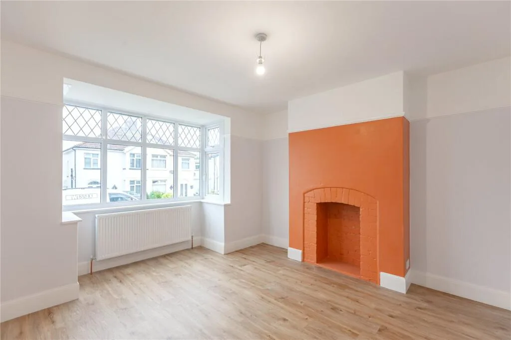 3 bedroom semi-detached house for rent