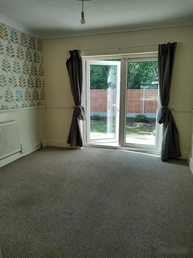 3 bedroom semi-detached house for rent