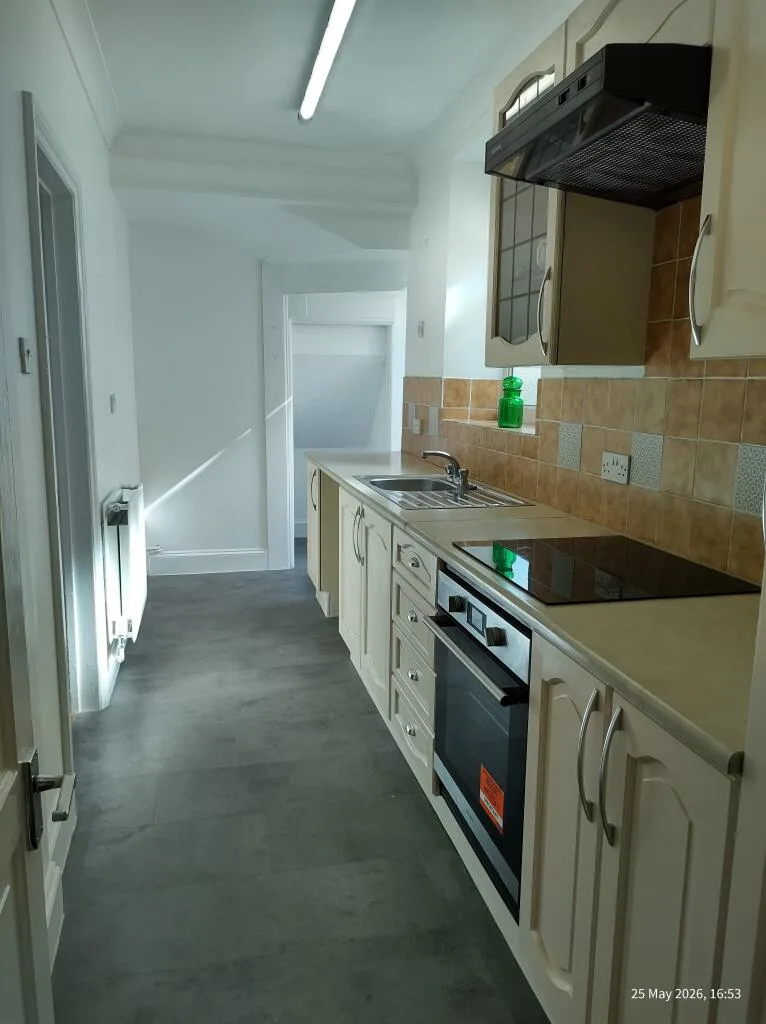 3 bedroom semi-detached house for rent