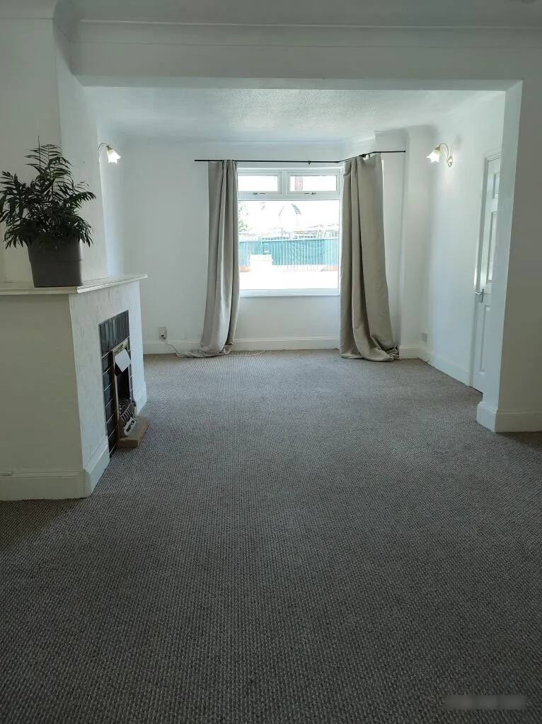 3 bedroom semi-detached house for rent