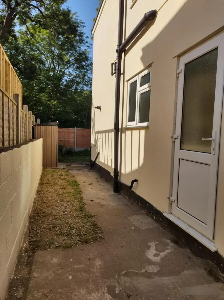 3 bedroom semi-detached house for rent
