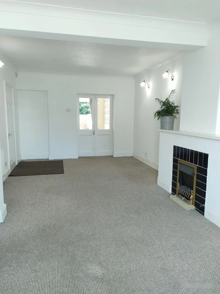 3 bedroom semi-detached house for rent