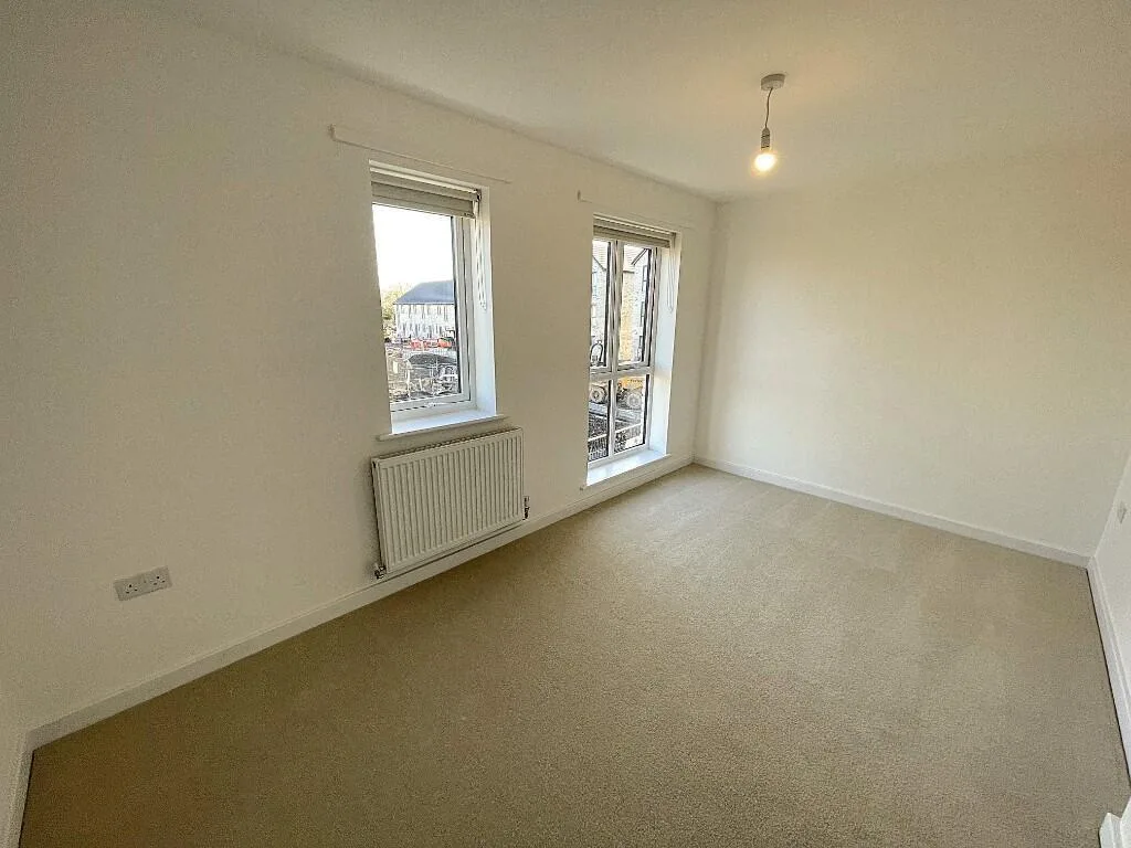 4 bedroom semi-detached house for rent