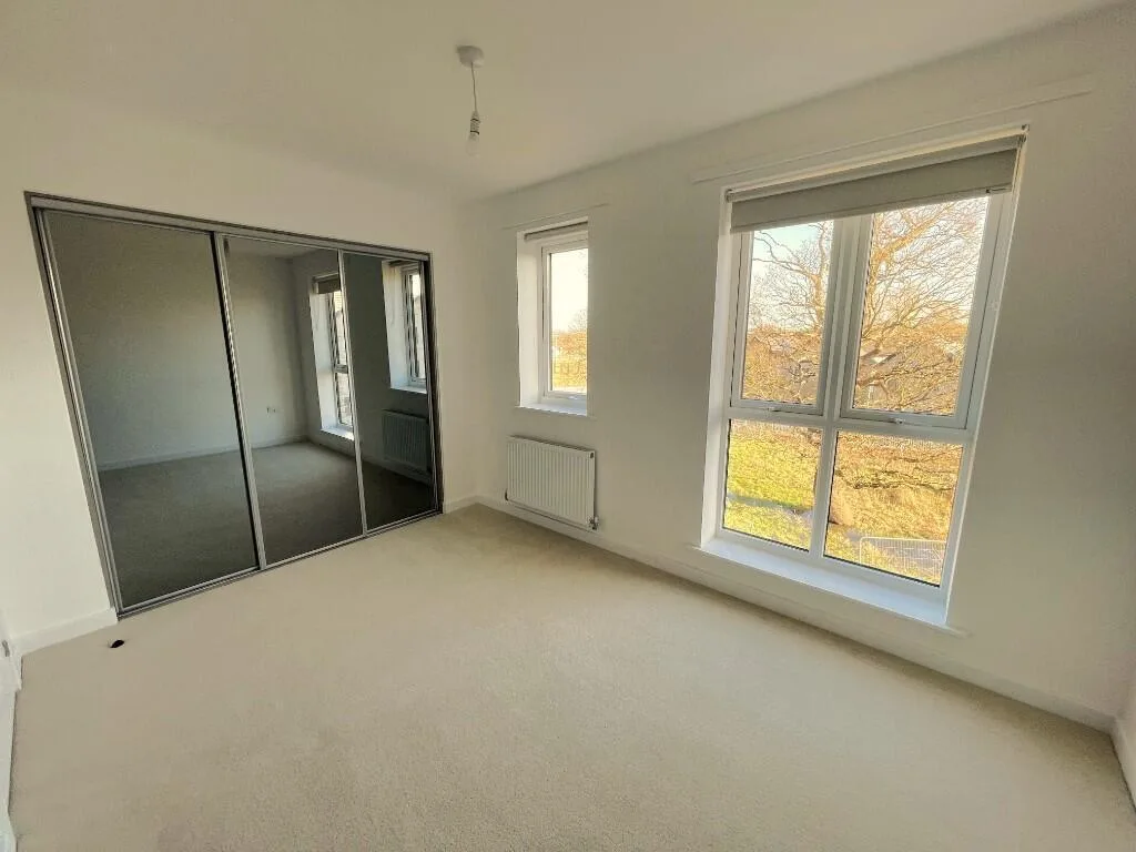 4 bedroom semi-detached house for rent