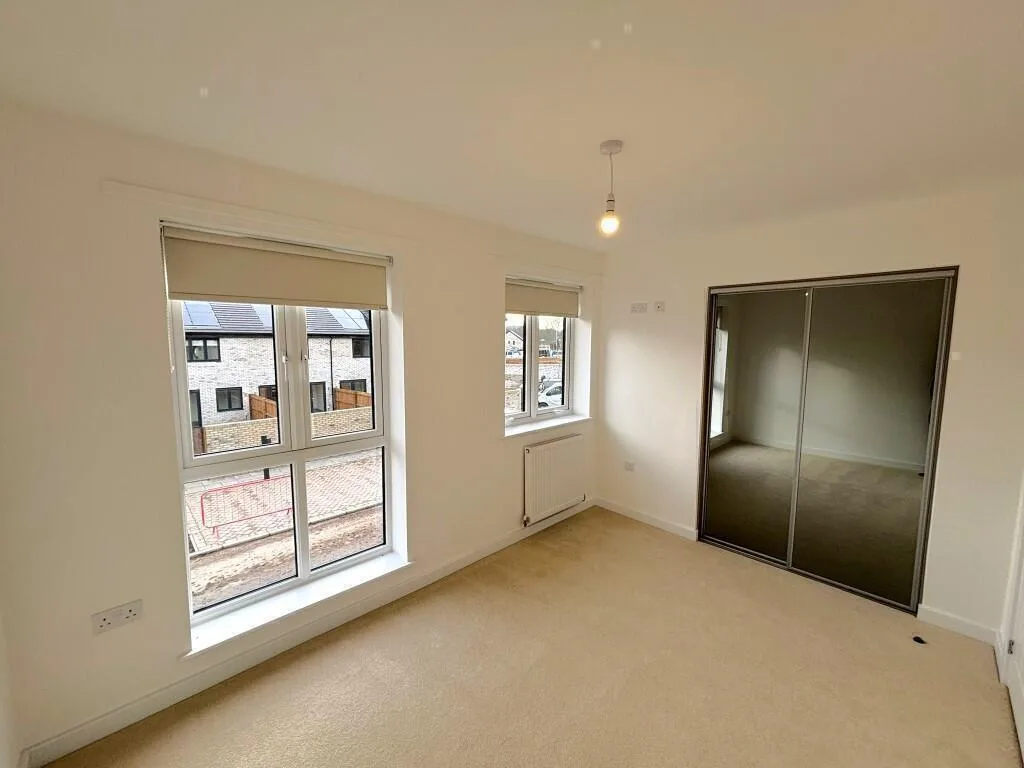 3 bedroom semi-detached house for rent