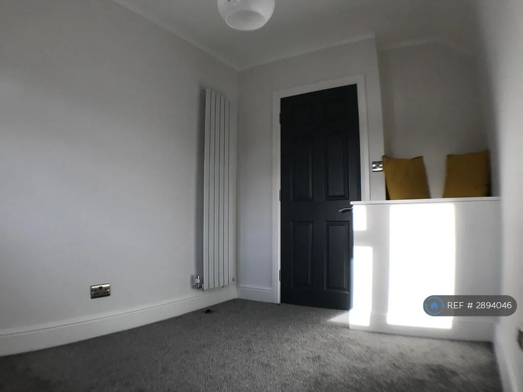 3 bedroom semi-detached house for rent