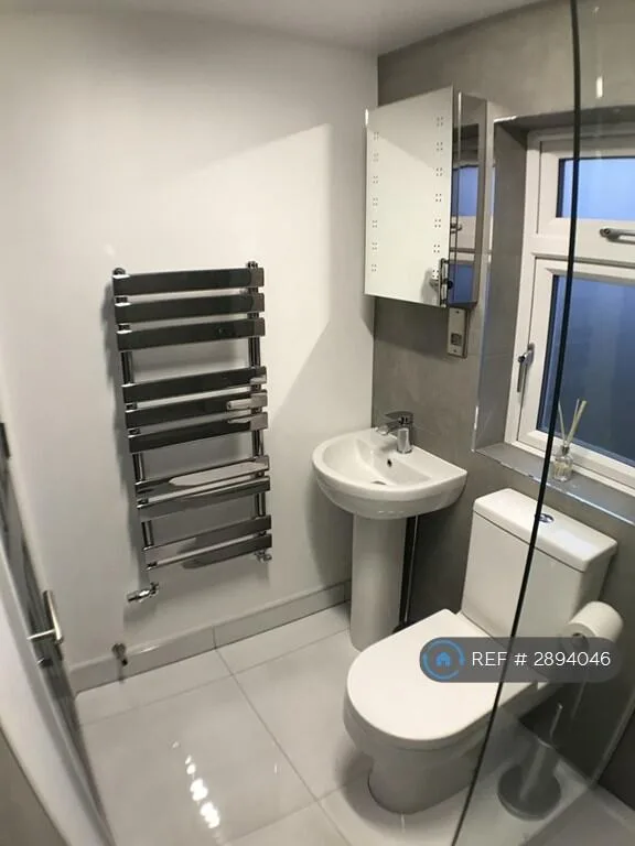3 bedroom semi-detached house for rent