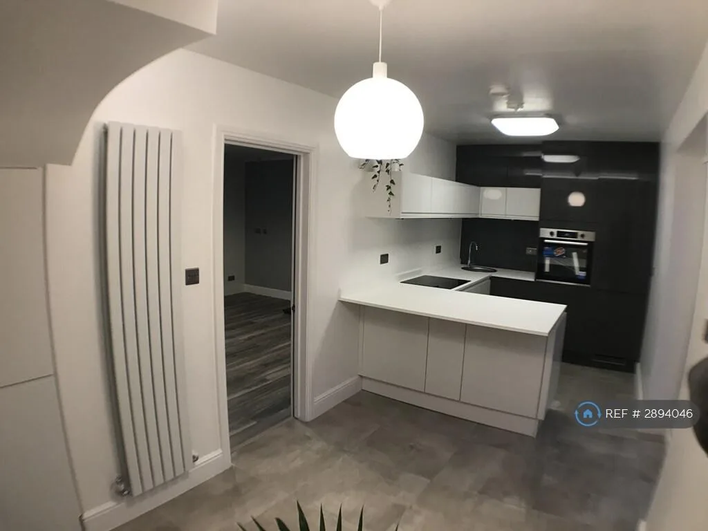 3 bedroom semi-detached house for rent