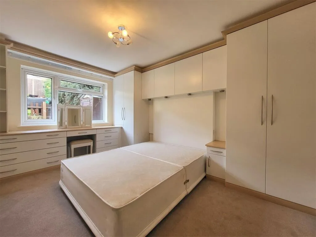 2 bedroom maisonette for rent