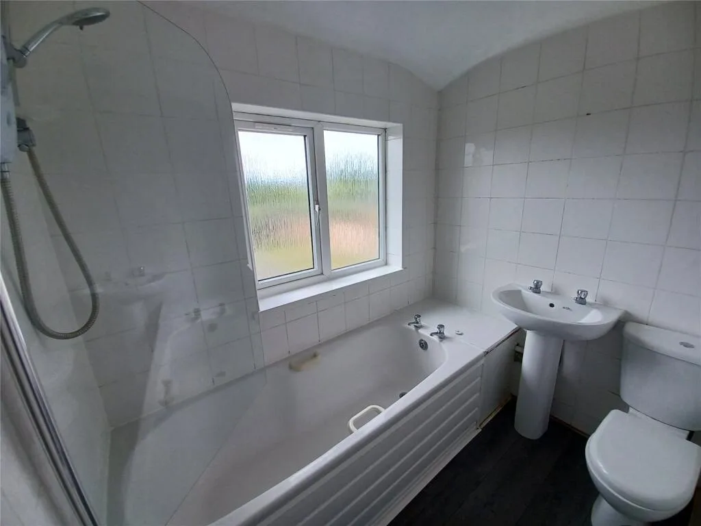 2 bedroom semi-detached house for rent