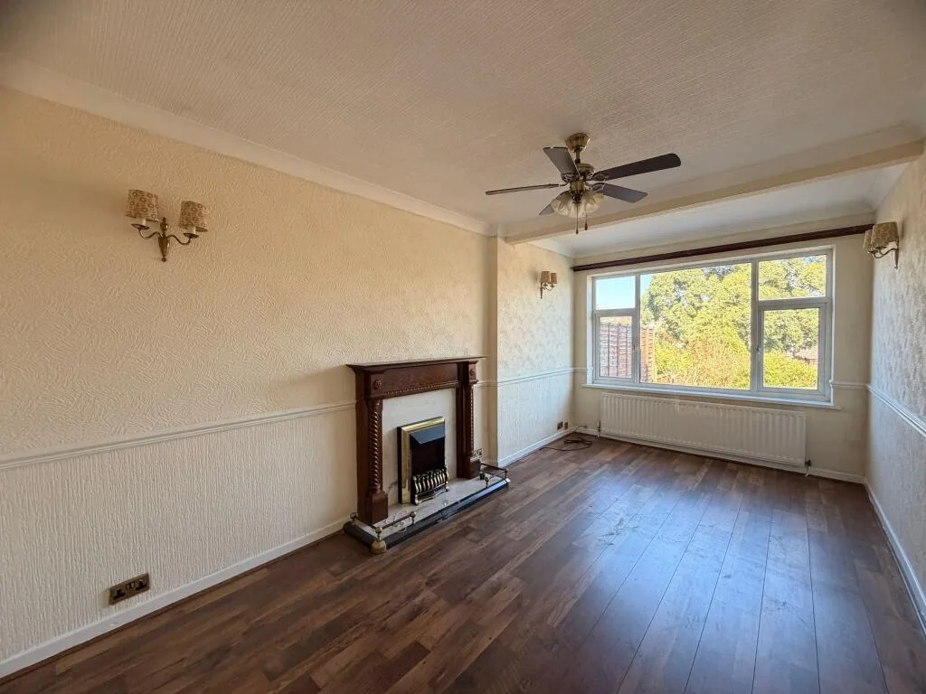 3 bedroom semi-detached house for rent