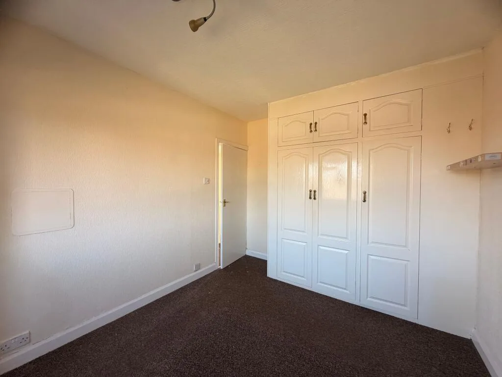 3 bedroom semi-detached house for rent