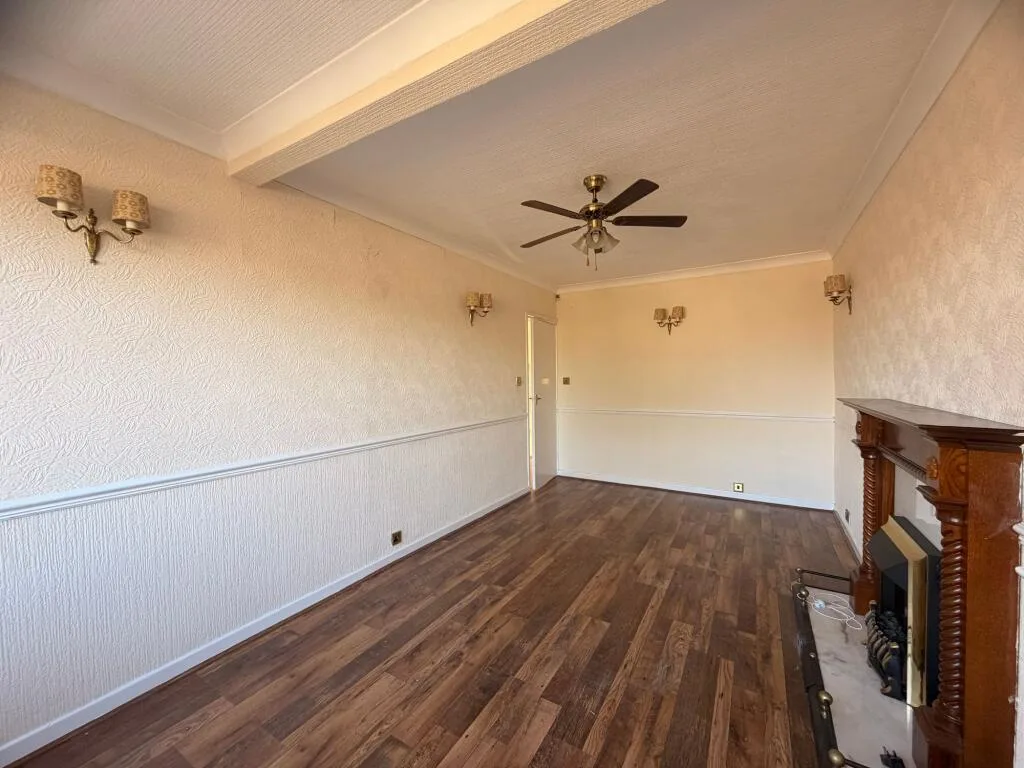 3 bedroom semi-detached house for rent