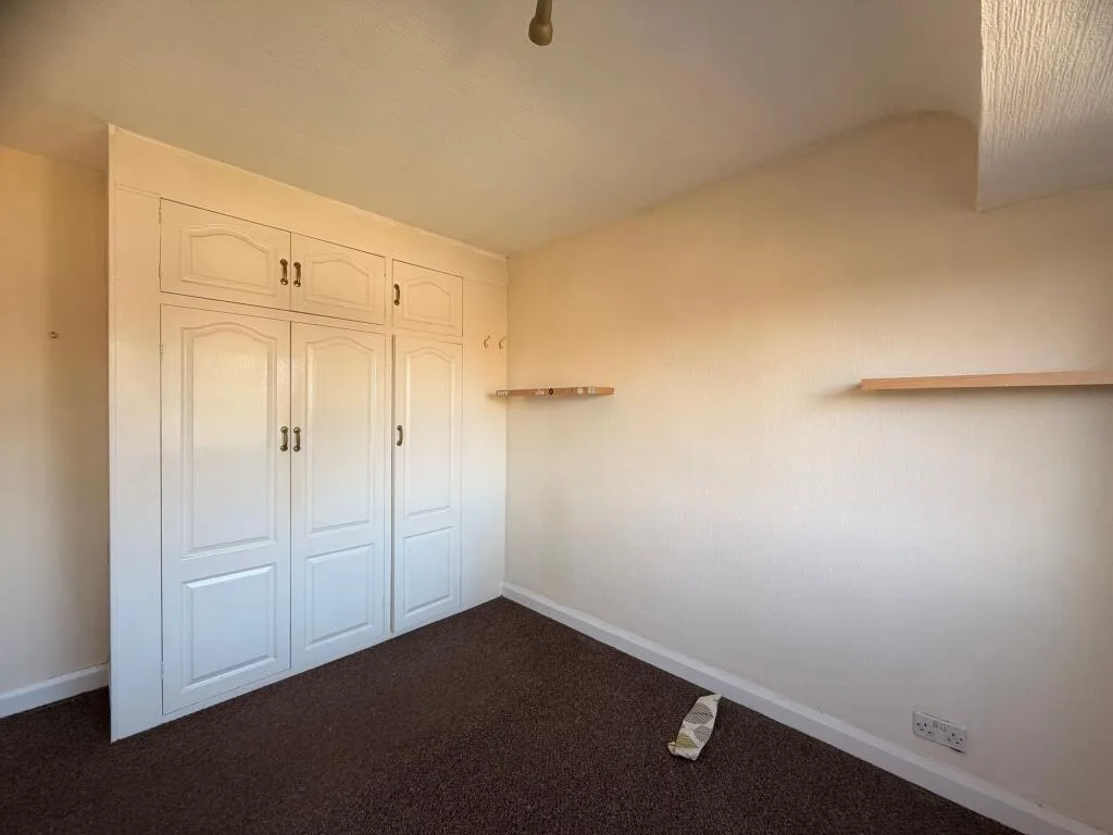 3 bedroom semi-detached house for rent