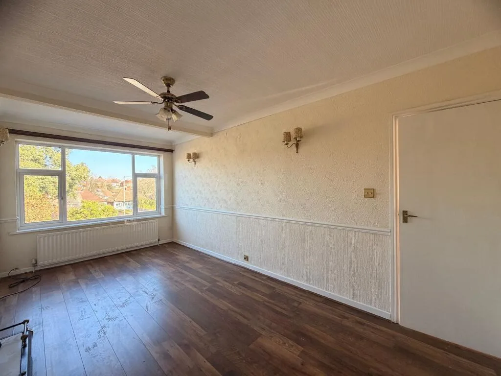 3 bedroom semi-detached house for rent