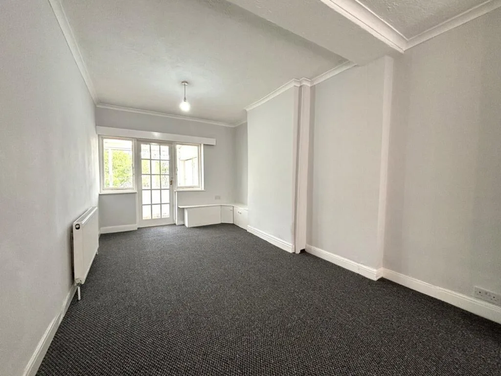 3 bedroom semi-detached house for rent