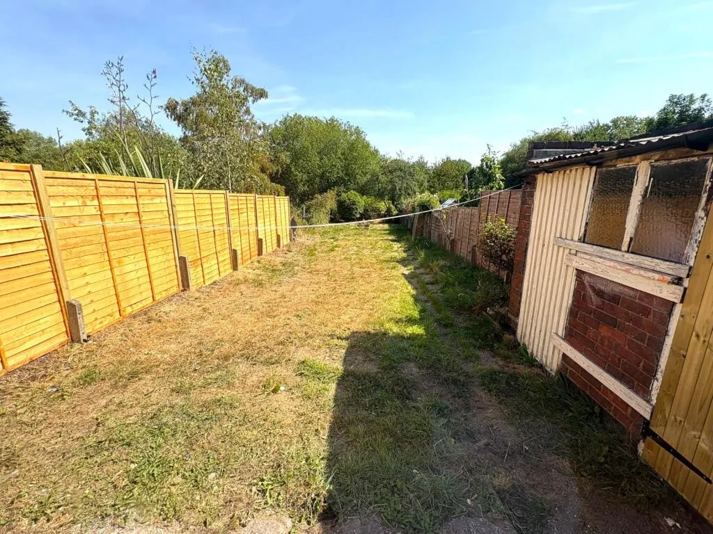 3 bedroom semi-detached house for rent
