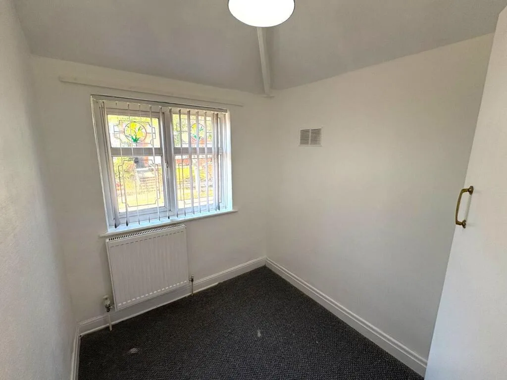 3 bedroom semi-detached house for rent