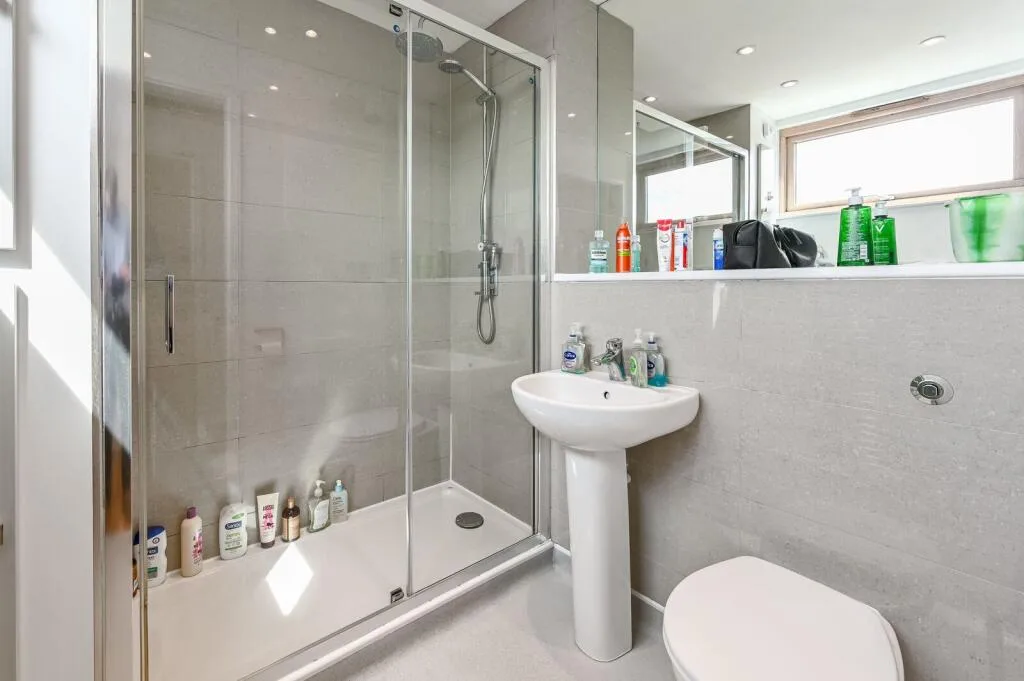 4 bedroom flat for rent